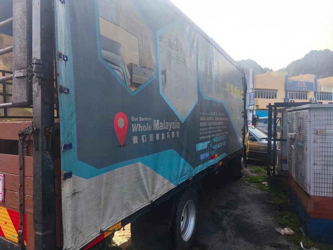 Isuzu Light Truck BDM 7500 KG | Cab-Over Design, Covered Bed - Image 3