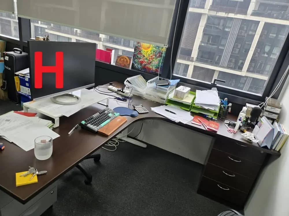 Complete Office Clearance: Desks, Chairs, Shelving, Appliances & More Part B - Image 24