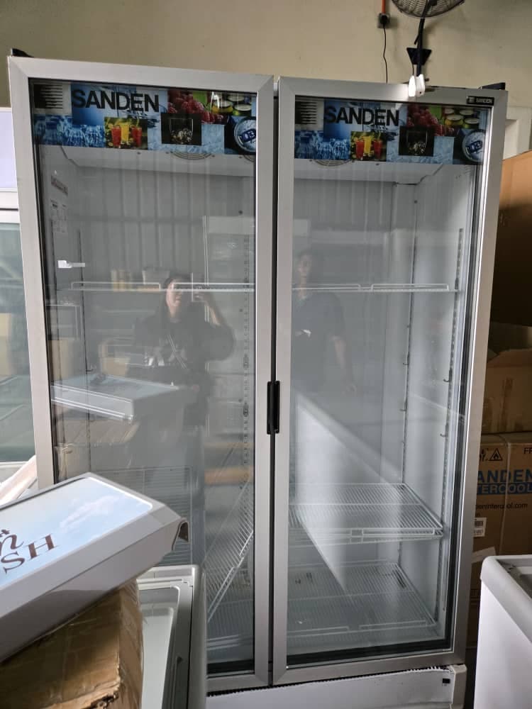 Sanden SPB1000 Commercial Beverage Cooler - Display Unit - Image 3