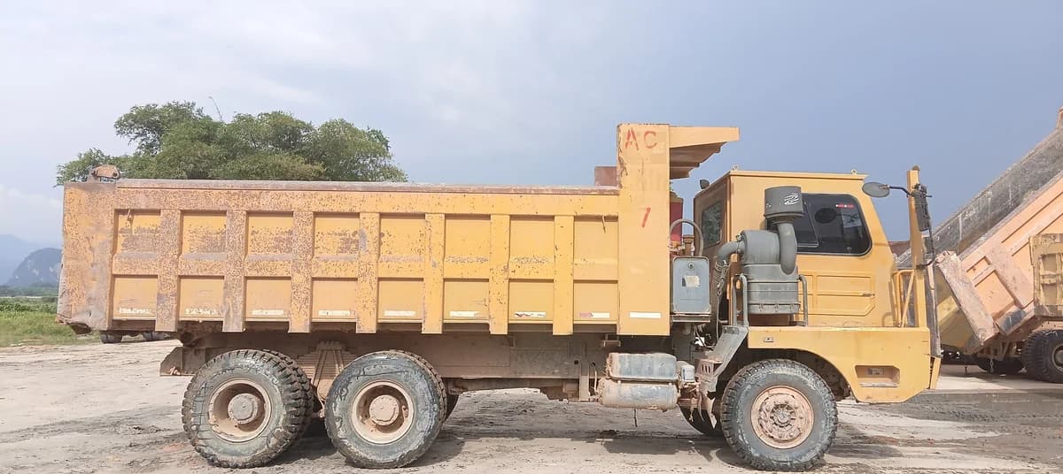SINOTRUK | Dump Truck | ZZ3259N384PB3 | 2017 | Used | AC117 - Image 9