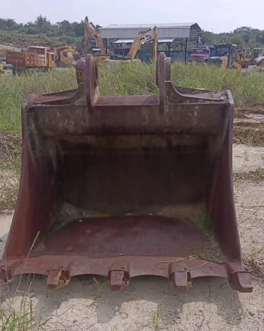 Volvo Excavator Bucket EC480L 01 | Heavy Duty, Used Condition - Image 4