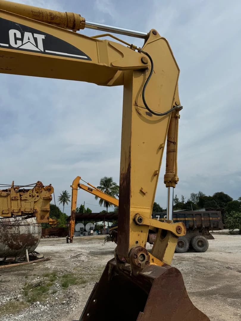 Caterpillar | Excavator | 330D | CAT0330DPNBD00551 | Heavy-duty construction equipment - Image 6