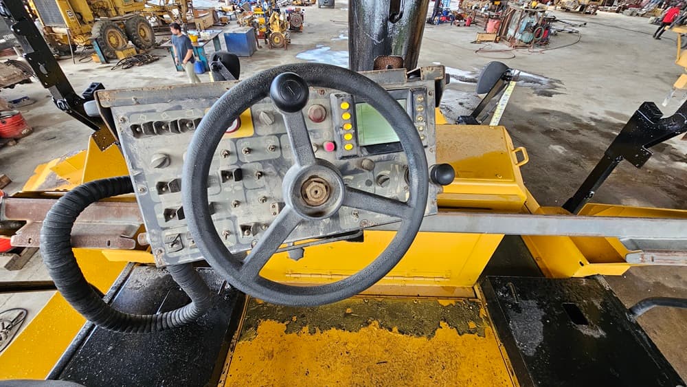 Caterpillar AP655D Wheel Asphalt Paver Truck - 2013, Used, Good Condition - Image 8