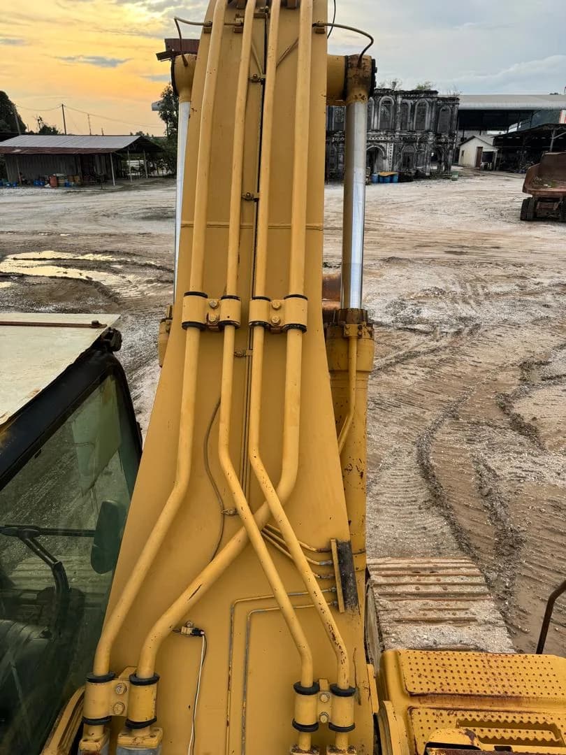 Caterpillar | Excavator | 330D | CAT0330DPNBD00551 | Heavy-duty construction equipment - Image 11