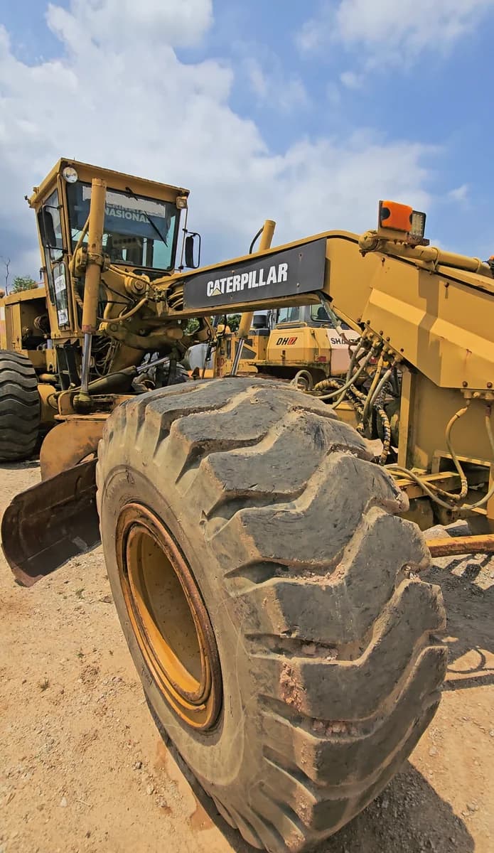 Caterpillar MG12 Motor Grader 16G | 2012 Heavy Duty Construction - Image 2