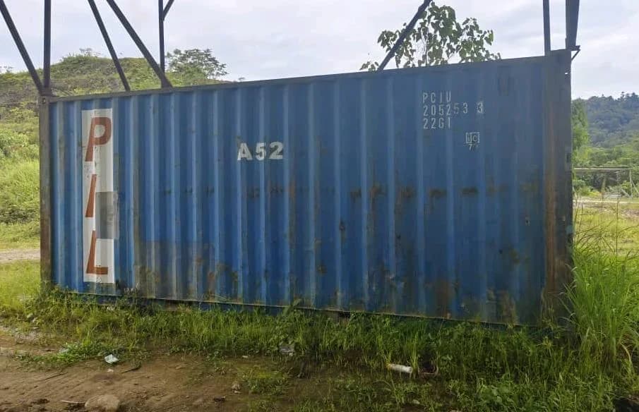 PIL Shipping Container 20ft PCIU 205253 | A52 | Used, Weathered - Image 6