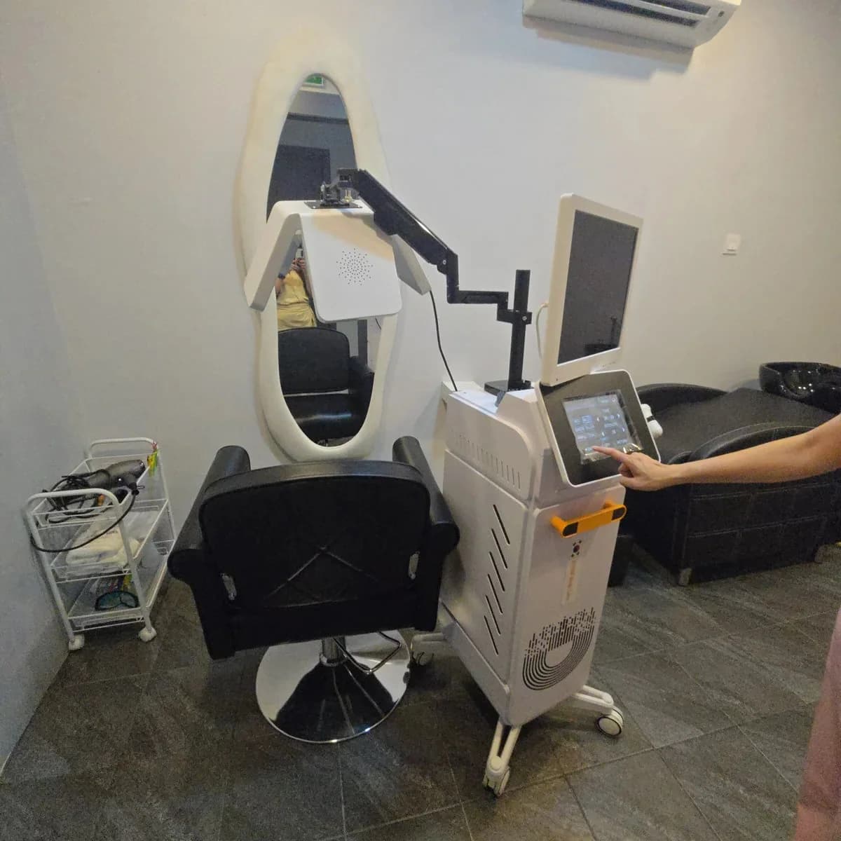 Low-Level Laser Therapy (LLLT) Hair-Regrowth & Treatment | 810 nm diode laser | 2024 | Used - Image 7