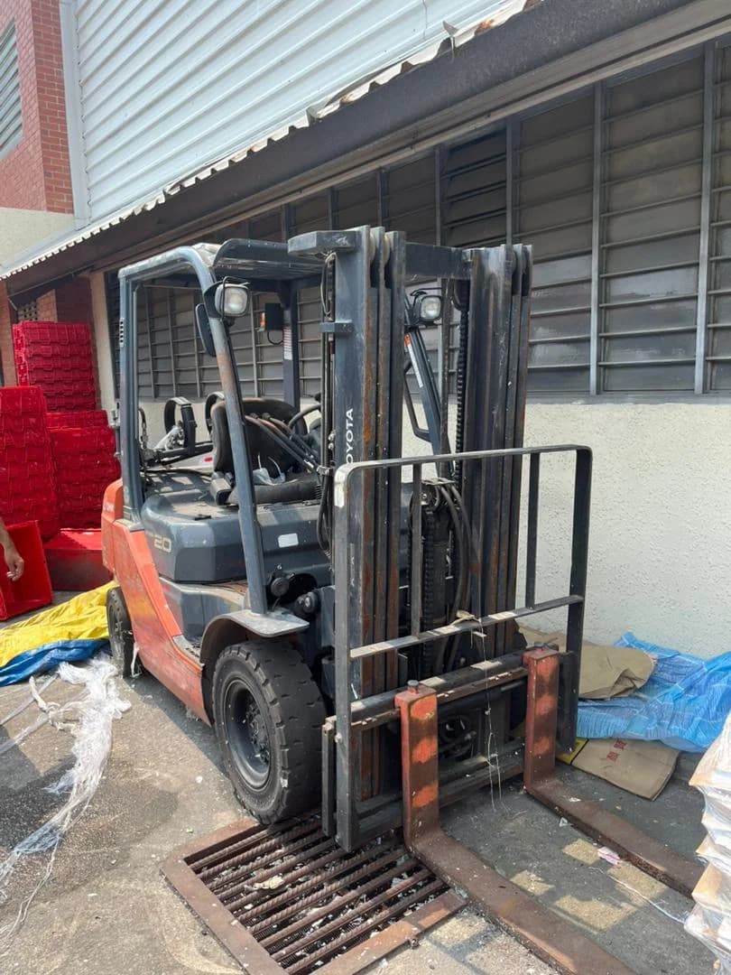 Toyota | Forklift | 32-8FG20 | 2018 | Used -- Hydraulic Leaking, Overheat, Cannot Start - Image 2