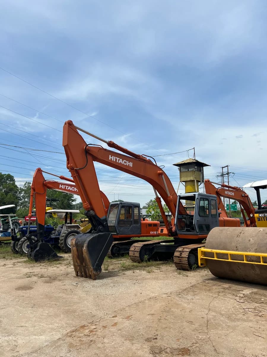 Hitachi | Excavator | EX200-1 LC | Used | Unregistered - Image 4