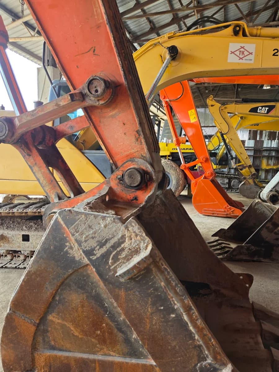 Hitachi | Excavator | ZX200-5G | 2018 | Used | WC 4194 A - Image 3