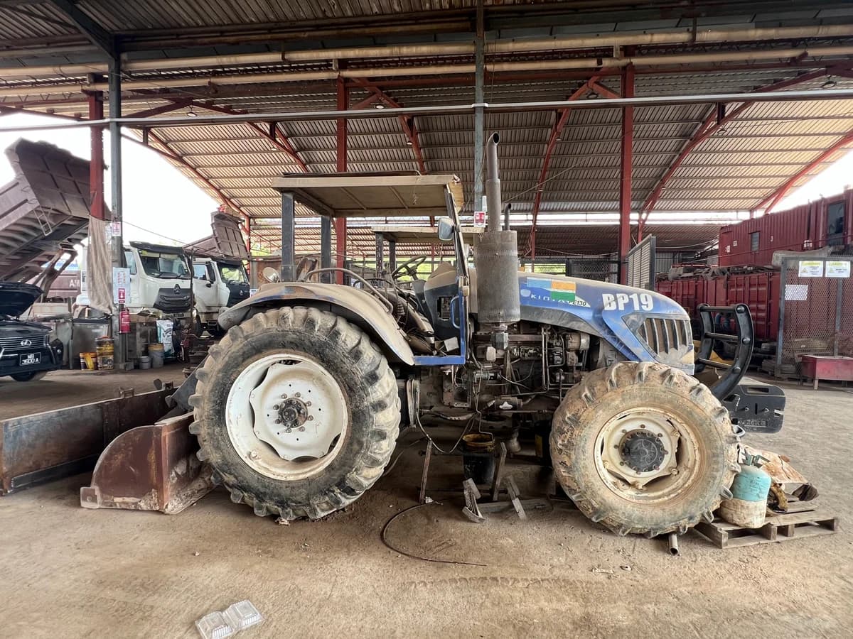 Kinta | Tractor 4WD | PE 130 | 2017 | Used | BP19 - Noisy gearbox, hydraulic leaking, electrical harness short issue - Image 4