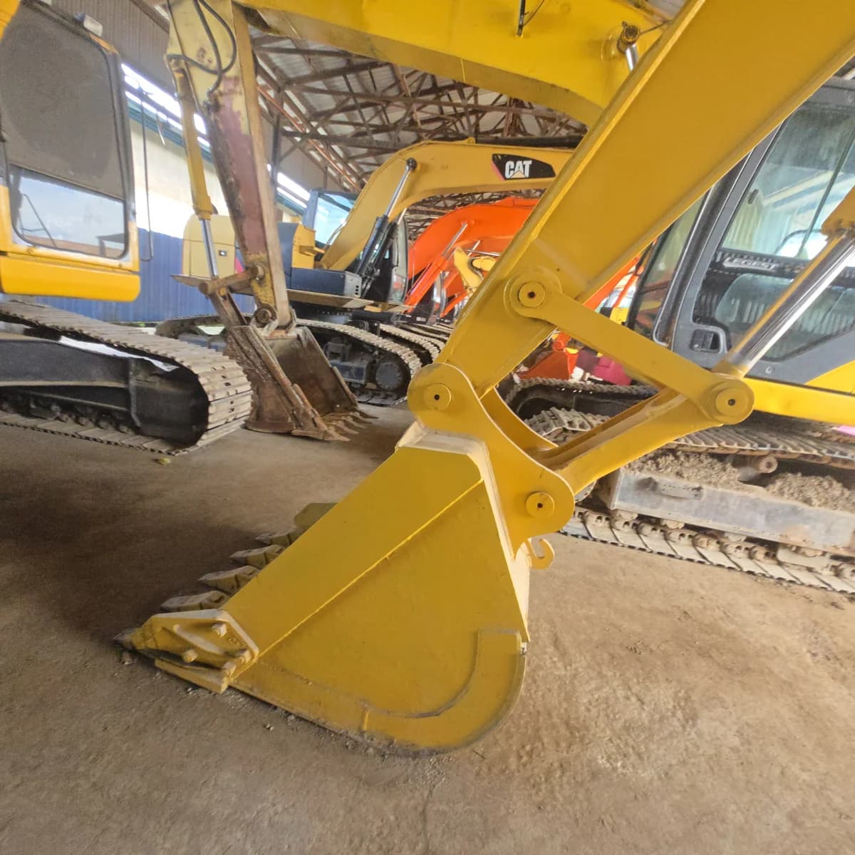 Komatsu | Excavator | PC200-8 LC | Used | Unregistered Singapore - Image 7