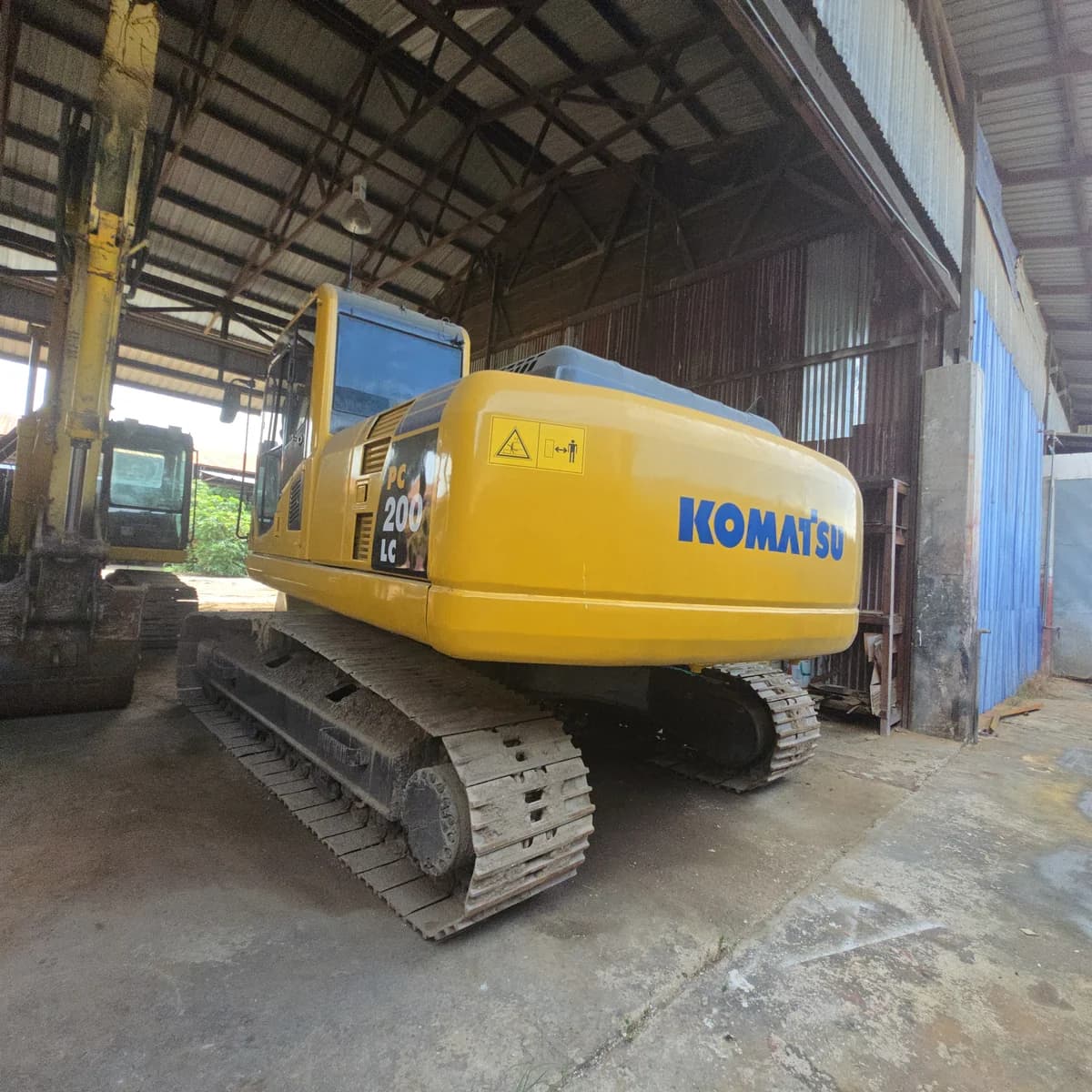 Komatsu | Excavator | PC200-8 | Used | Unregistered Singapore - Image 3