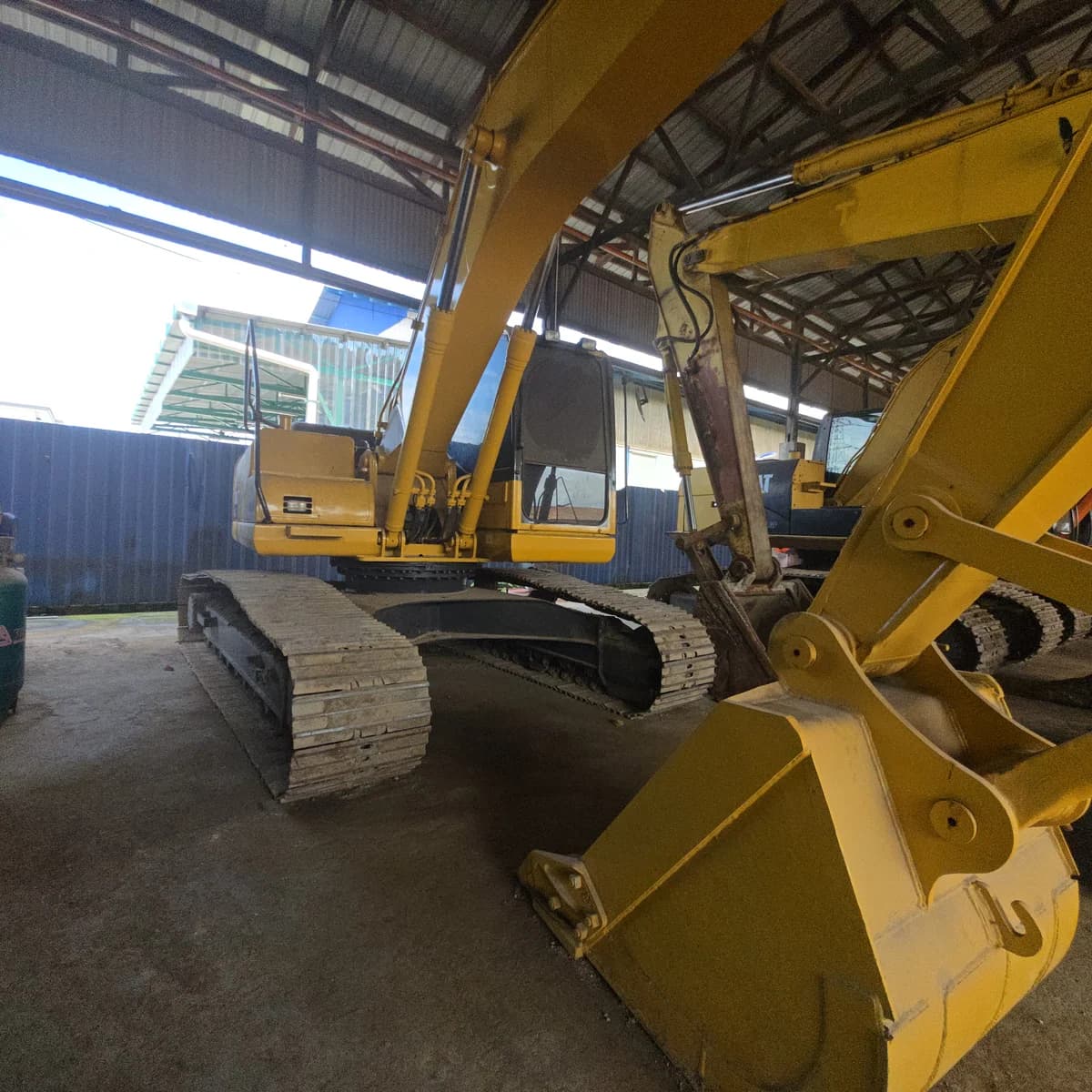 Komatsu | Excavator | PC200-8 | Used | Unregistered Singapore - Image 6