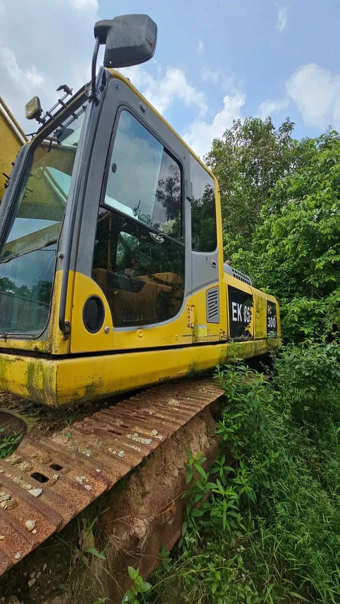 Komatsu Excavator PC300LC-8 | EK85 | Used Heavy Equipment - Image 6