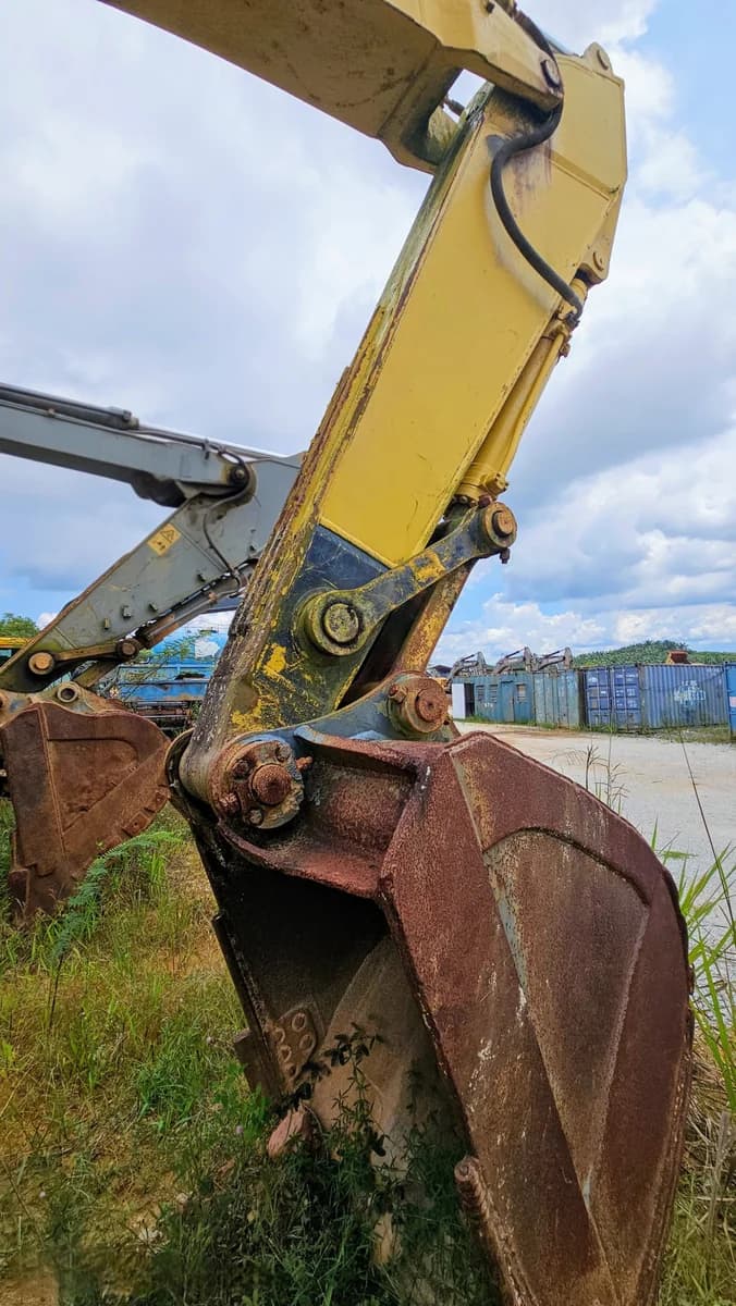 Komatsu Excavator PC300LC-8 | EK85 | Used Heavy Equipment - Image 3