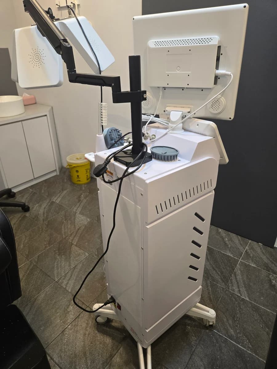 Low-Level Laser Therapy (LLLT) Hair-Regrowth & Treatment | 810 nm diode laser | 2024 | Used - Image 39