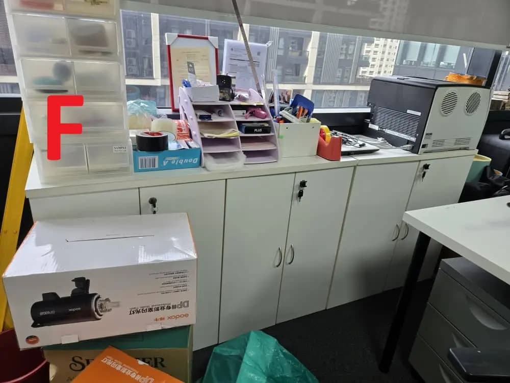 Complete Office Clearance: Desks, Chairs, Shelving, Appliances & More Part B - Image 18