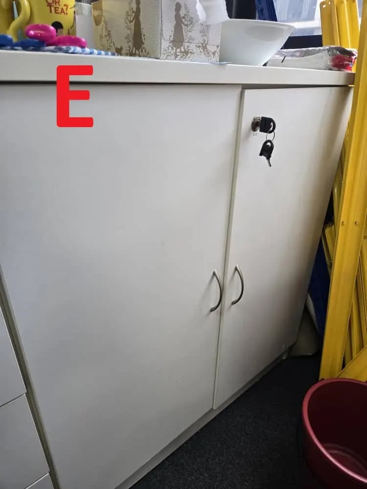 Complete Office Clearance: Desks, Chairs, Shelving, Appliances & More Part B - Image 15