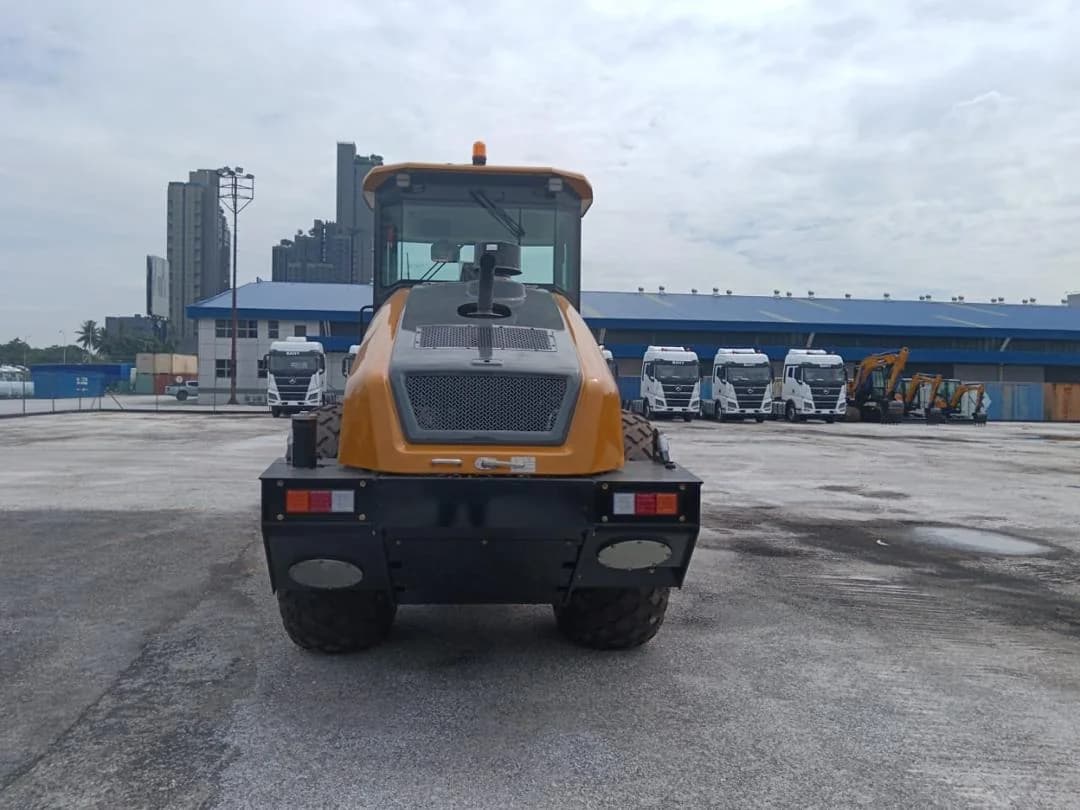 SANY Single Drum Roller SSR120C-10 | Soil Compaction, Aircond - Image 3