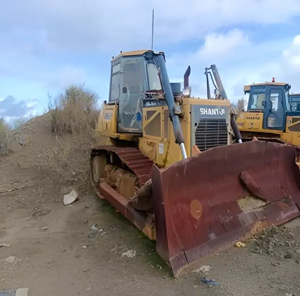Shantui DH17 Hydraulic Bulldozer – High Performance Earthmoving Equipment | BD68 - Image 4