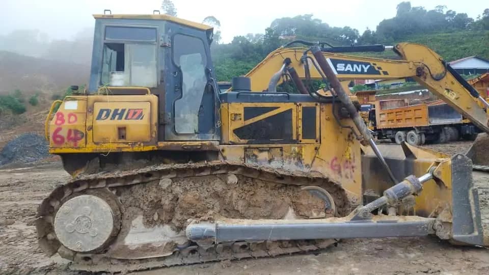 Shantui | Bulldozer | DH17 | 2017 | Used | BD64 - Image 1