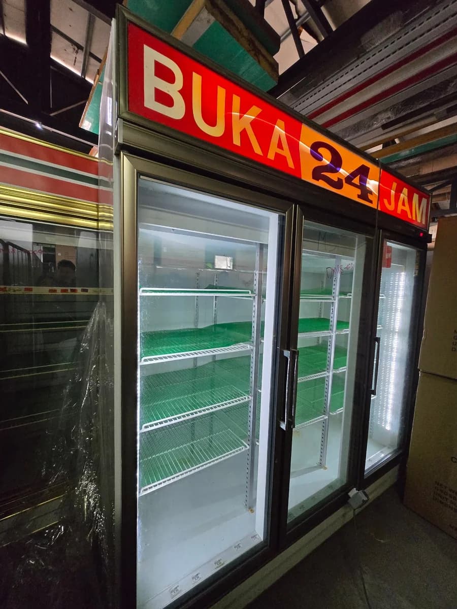 Solid Cool Commercial Refrigerator | USED | Serviced & Tested - Image 4