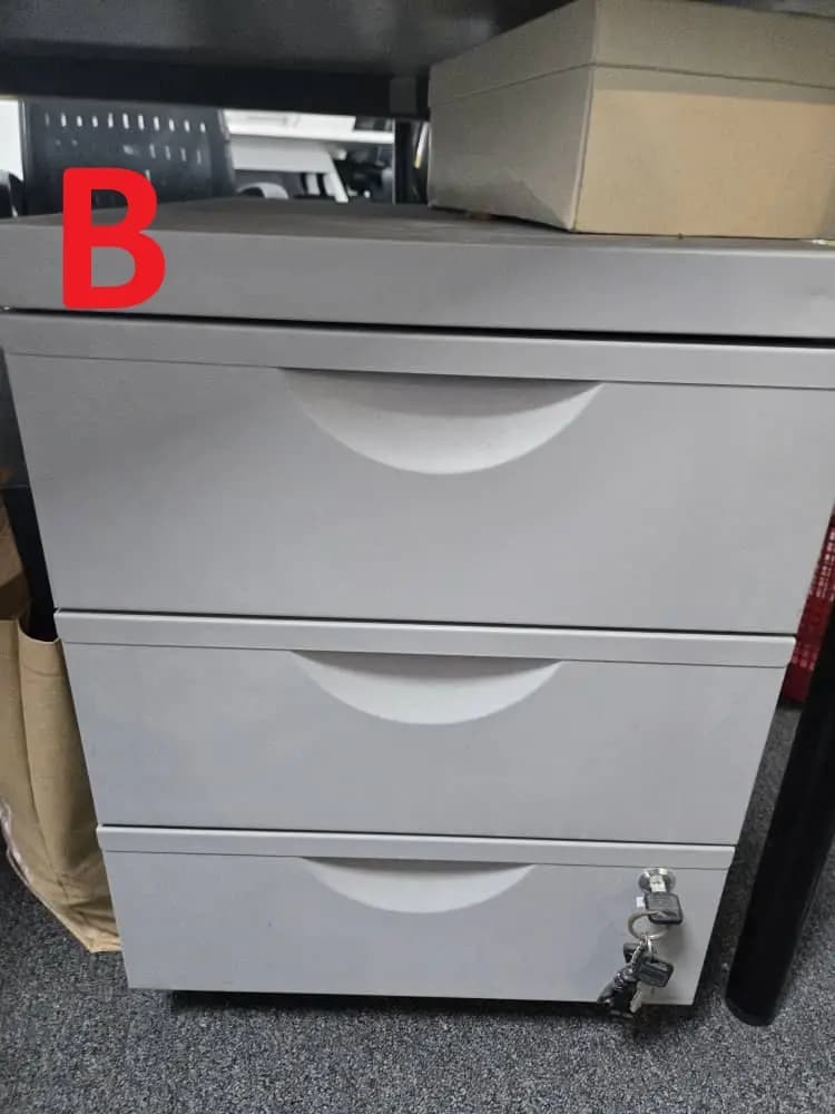 Complete Office Clearance: Desks, Chairs, Shelving, Appliances & More Part B - Image 7