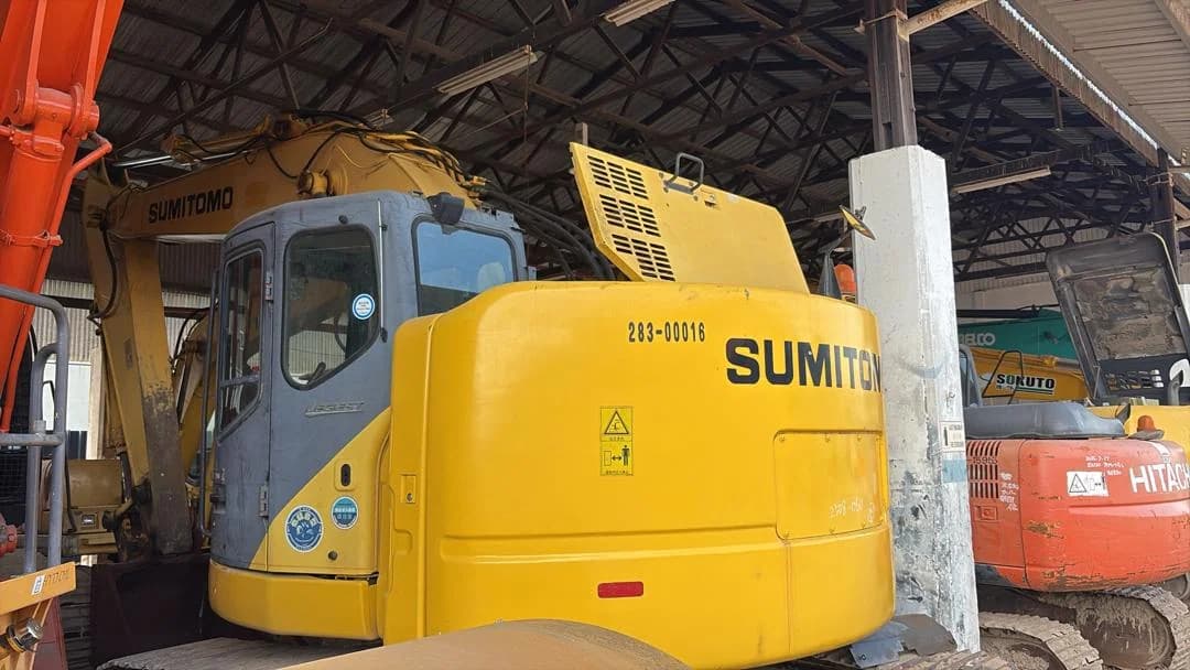 Sumitomo | Excavator | SH225-3B | Used | Unregistered Japan - Image 3