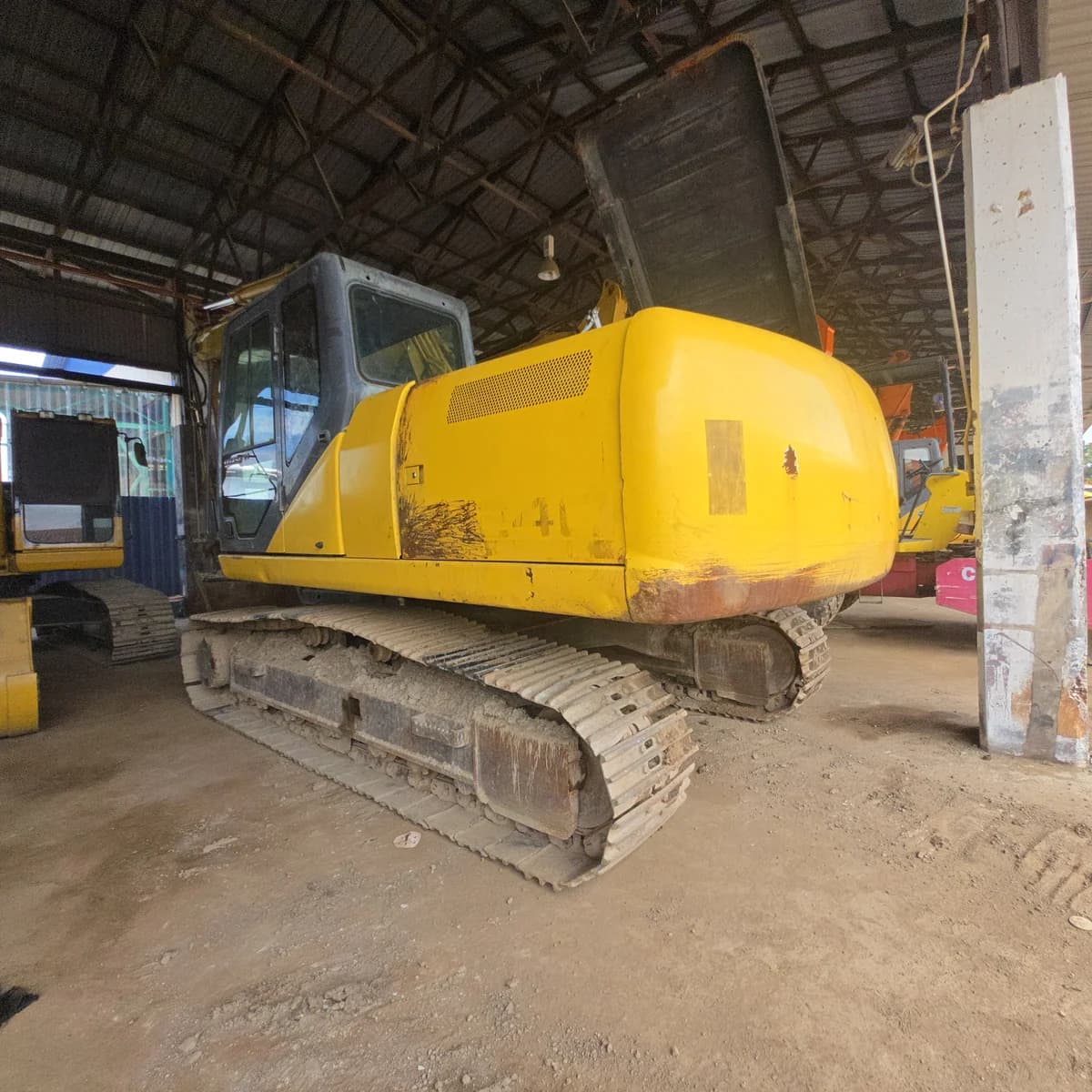 Sumitomo | Excavator | SH220-5 | Used | Unregistered Japan - Image 9
