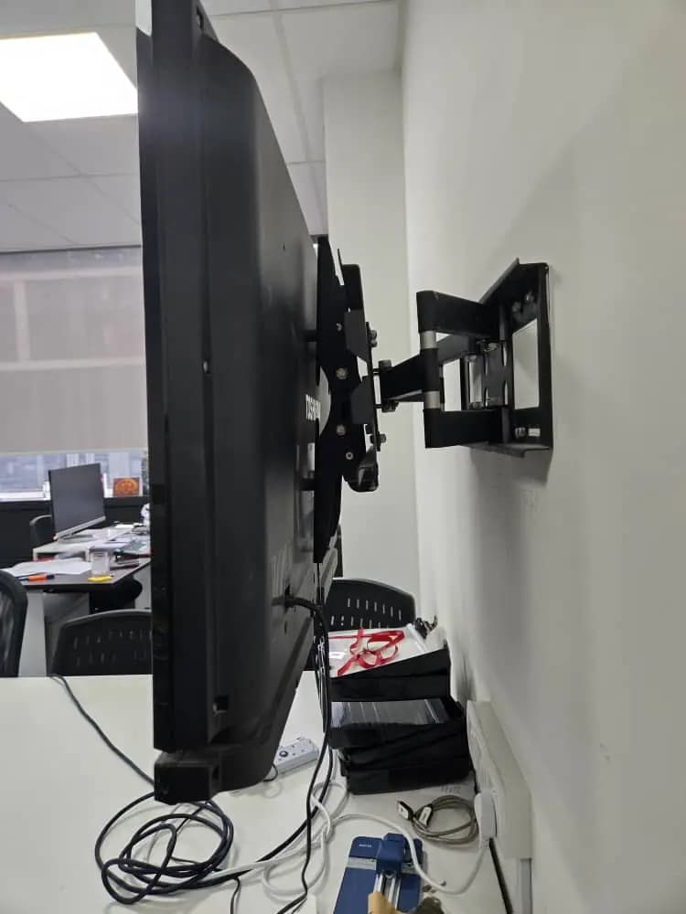 Complete Office Clearance: Printers, Monitors, TV, Copier, Freezer & More! - Image 35