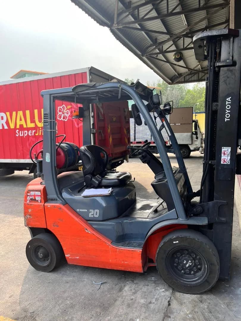 Toyota | Forklift | 32-8FG25 | 2018 | Used -- Hydraulic & Gearbox Leaking, work well! - Image 3
