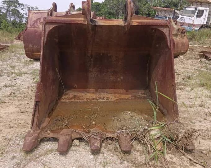 Excavator Bucket Volvo EC480DL Code 06 | Used, Digging Teeth - Image 4