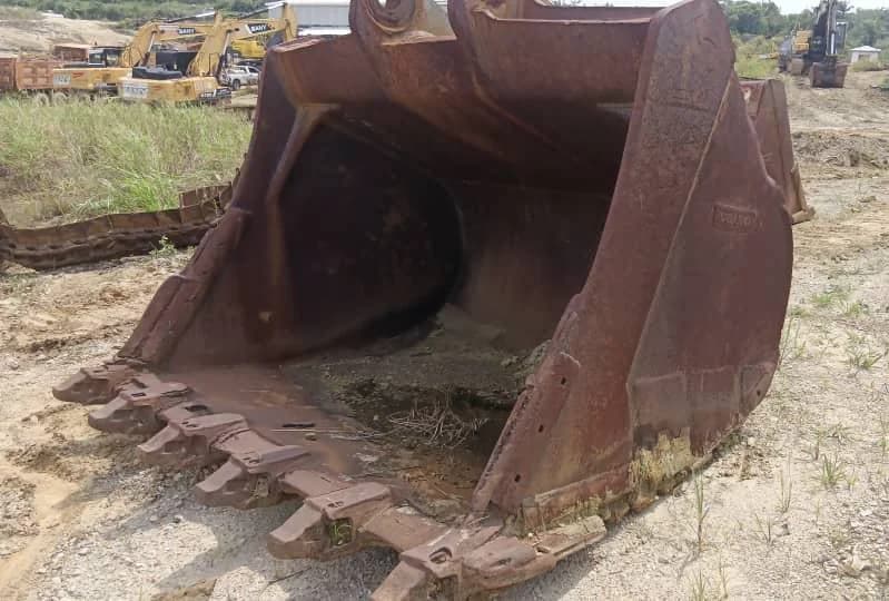 Volvo Excavator Bucket EC700CL Code 04 | Heavy Duty, Used - Image 3
