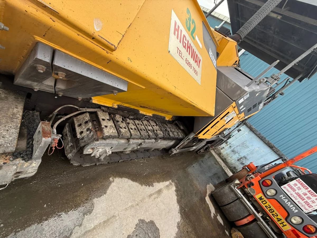 Volvo | Asphalt Paver | 7820B | Used - Image 5