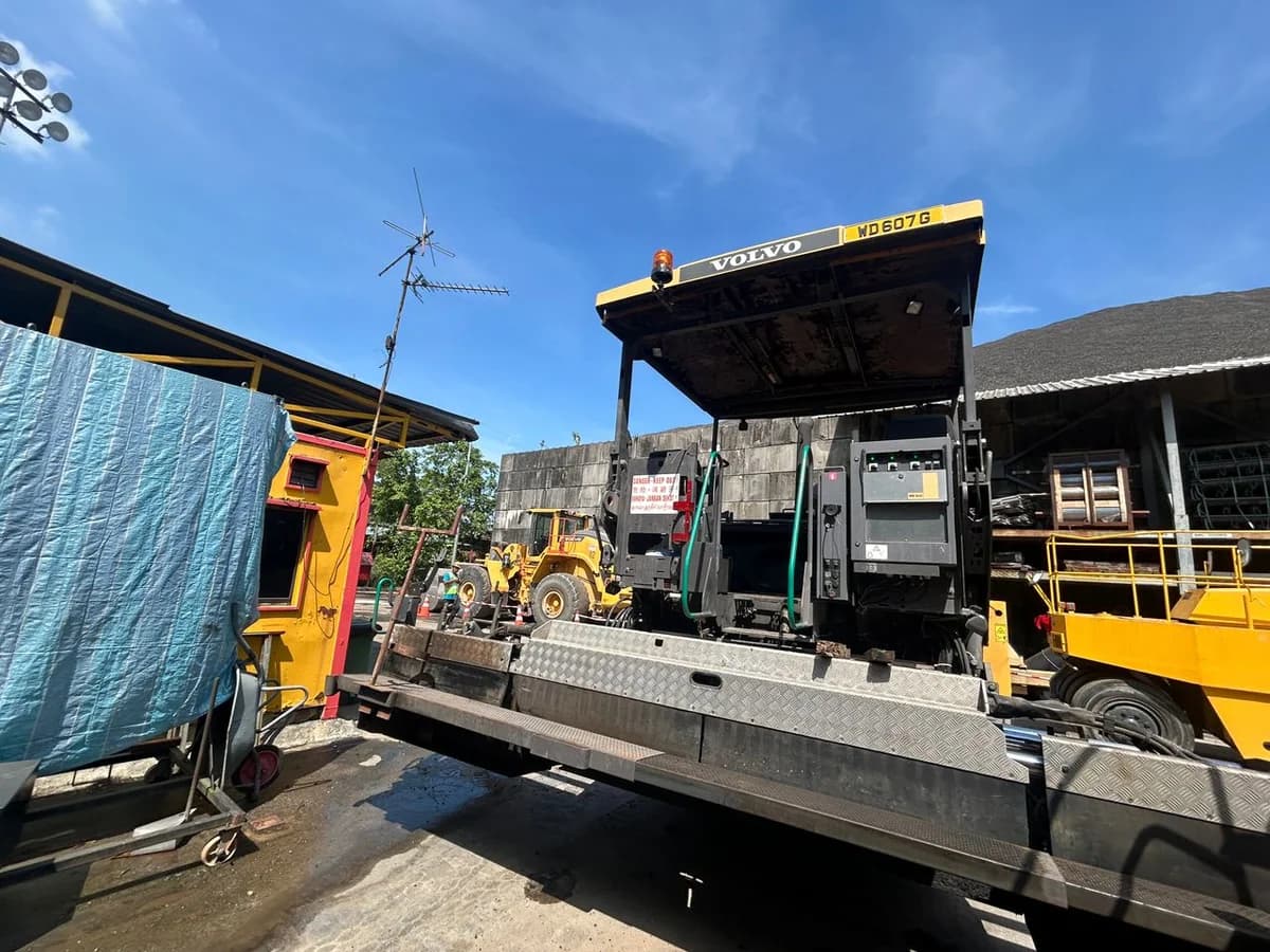 Volvo Asphalt Paver P5770C ABG | Road Paving Equipment - Image 10