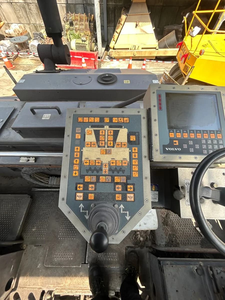 Volvo Asphalt Paver P5770C ABG | Road Paving Equipment - Image 12