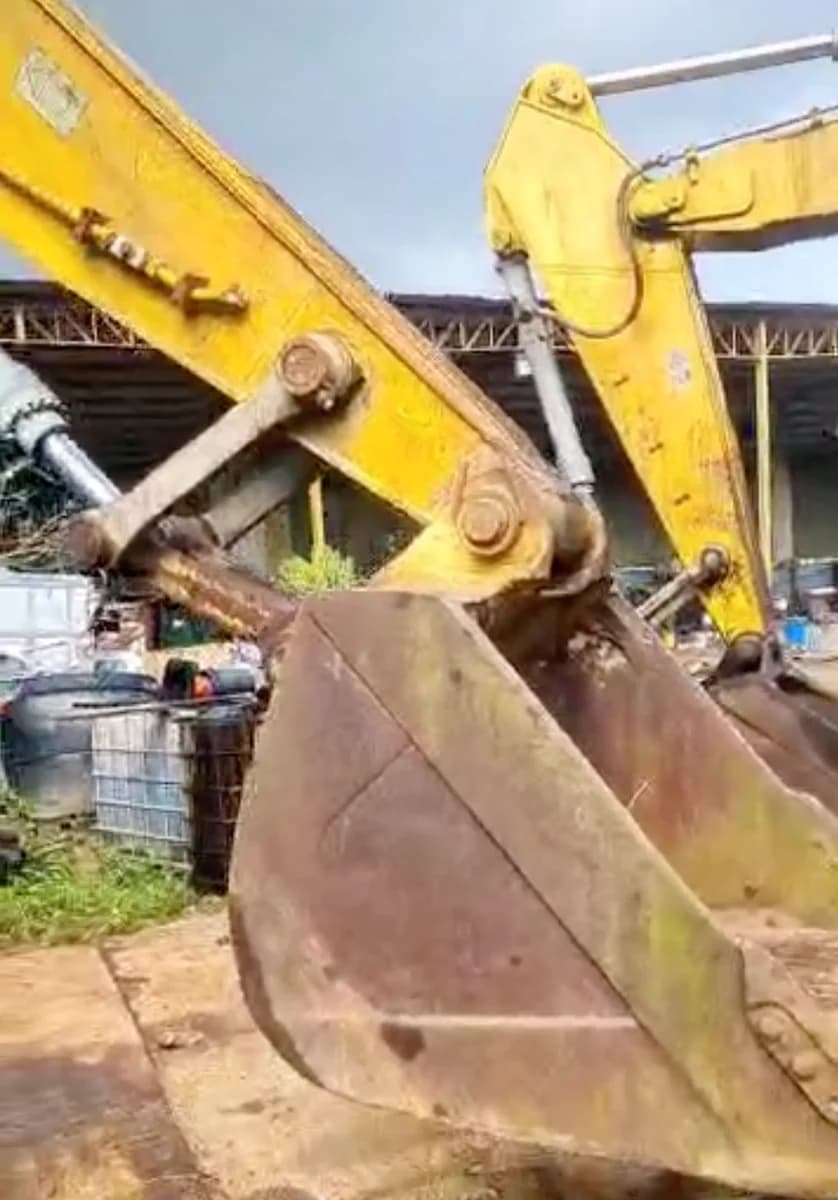 XCMG | Excavator | XE370C 2012/XE335C 2013 | Used | - Image 8