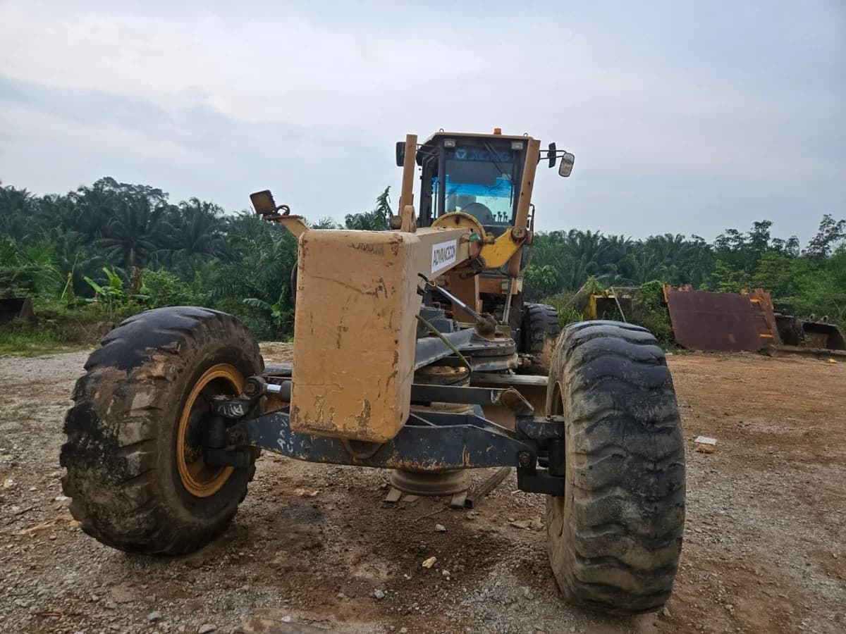 XCMG | Motor Grader | GR215 | 2017 | Used | MG16 - Cover Dented - Image 5