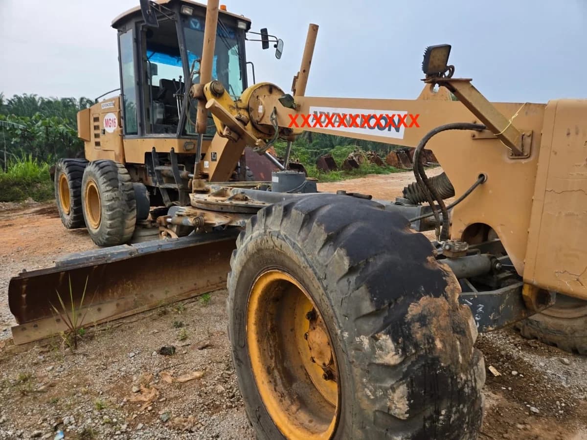 XCMG | Motor Grader | GR215 | 2017 | Used | MG16 - Cover Dented - Image 2