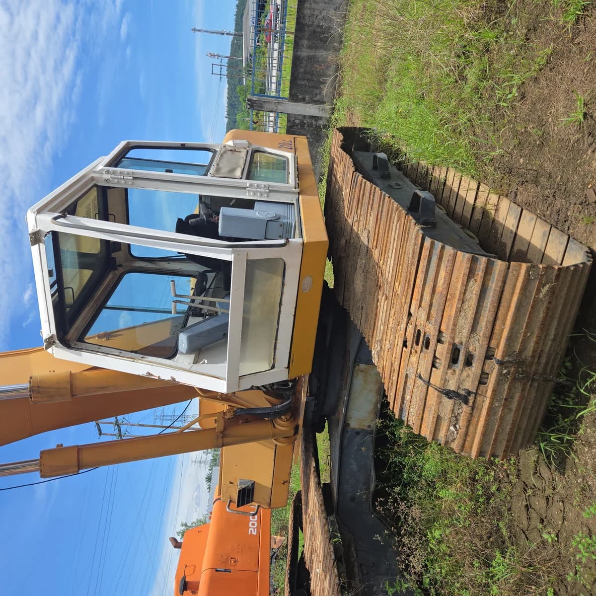 HYUNDAI | Excavator | R210LC | 2016 | unregistered - Image 3